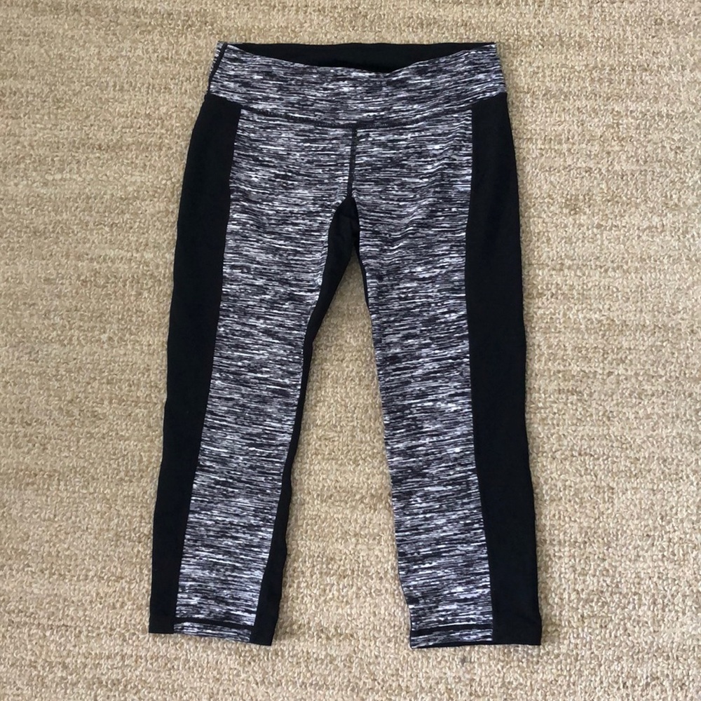 Cabi cropped workout leggings
